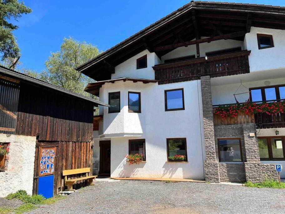 Haus Alberto - Haus Mit 2 Ferienwohnungen Ötztal-Bahnhof 外观 照片